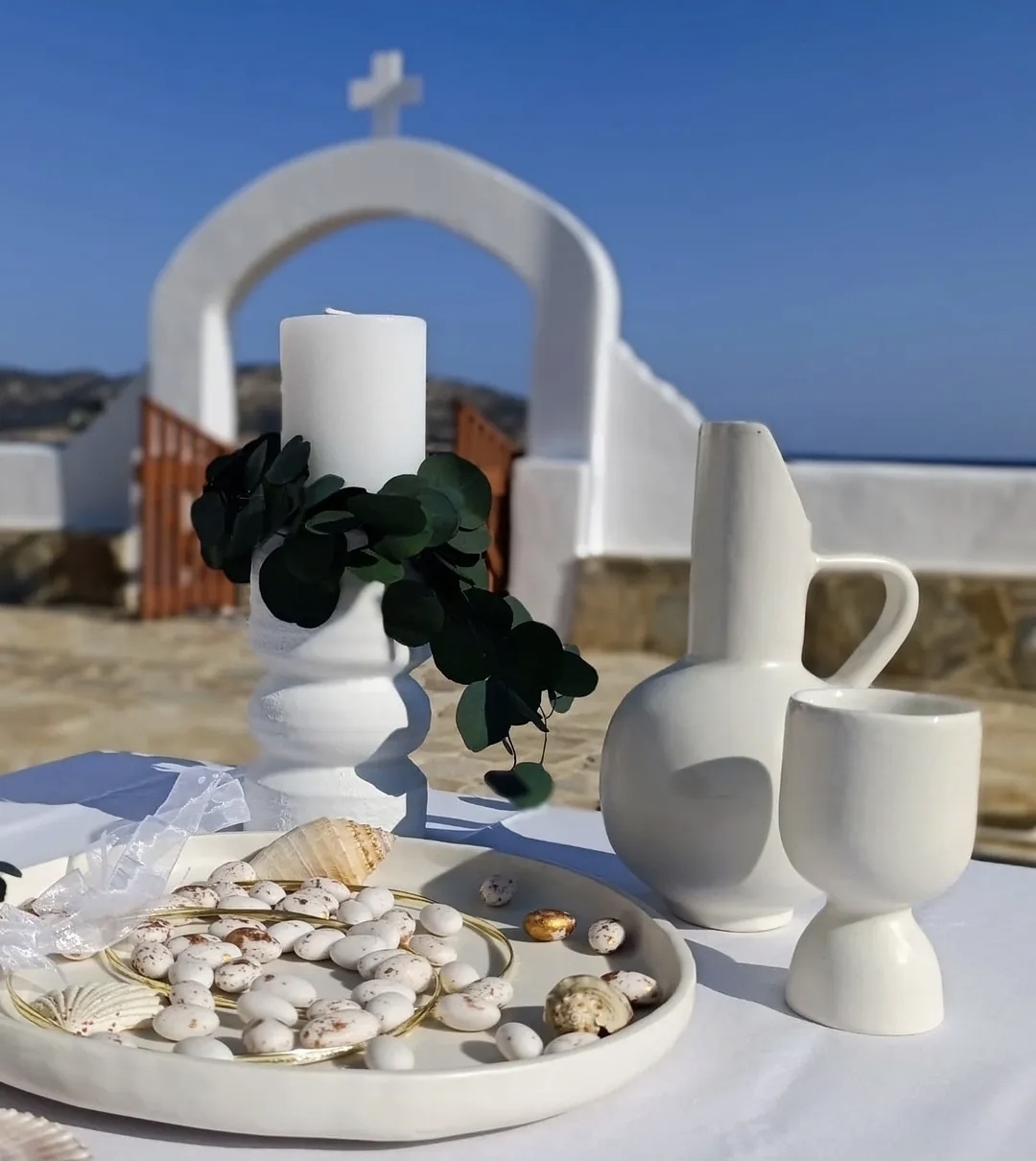 Στολισμός εκκλησίας γάμου στα Κουφονήσια